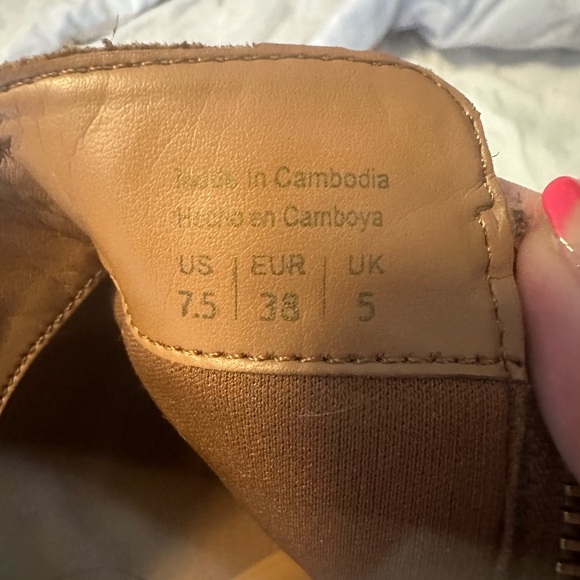 Suede Aldo Boots - Picture 3 of 4